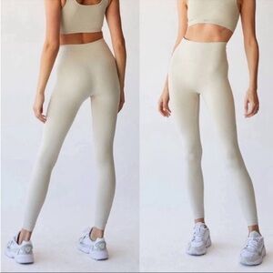 Set Active Sculptflex High Rise Ribbed Cream Dune Seamless Leggings